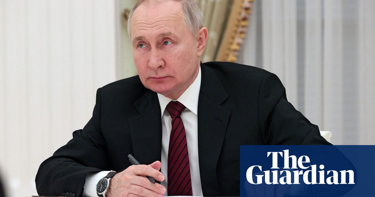Putinâs alleged ex-lover among Russians targeted by latest UK sanctions