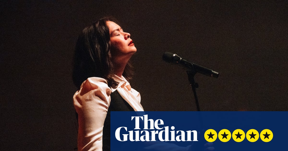 Mitski review – pop meets performance art in a masterful spectacle