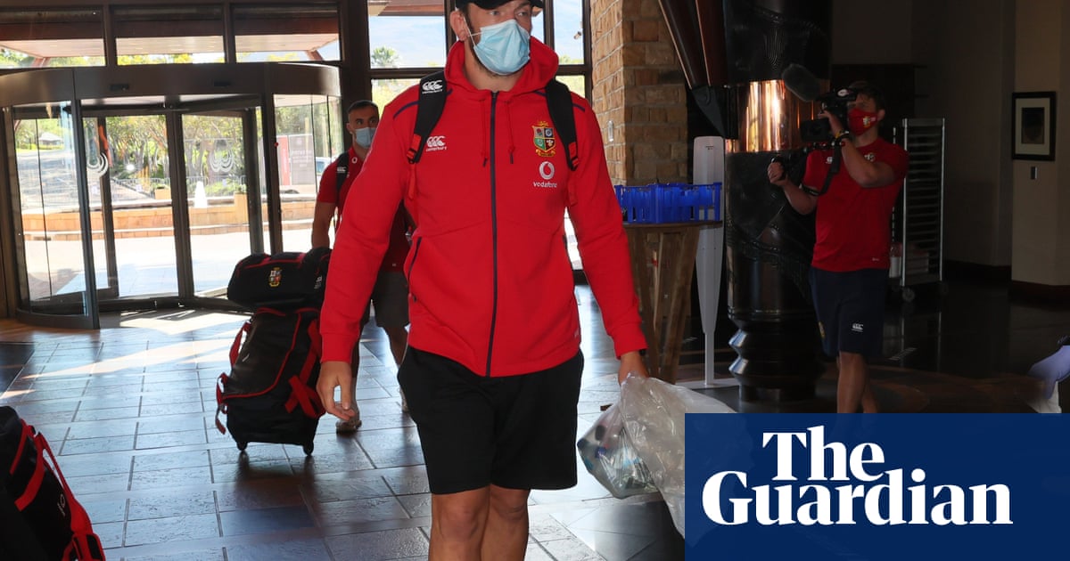 Alun Wyn Jones arrives in South Africa and lands place on Lions bench