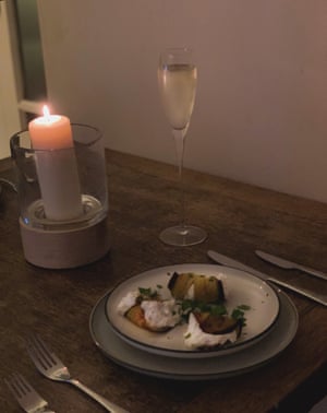 The starter and a glass of fizz.