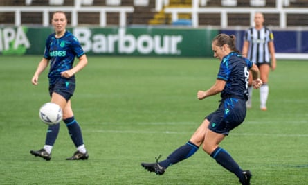 Abby Hunt scores for Stoke against Newcastle