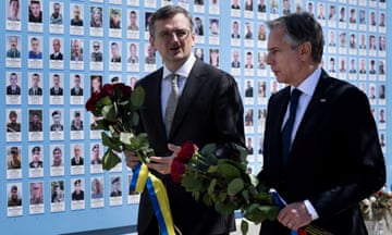  US secretary of state Antony Blinken visits the Memory Wall of Fallen Defenders of Ukraine with Dmytro Kuleba.