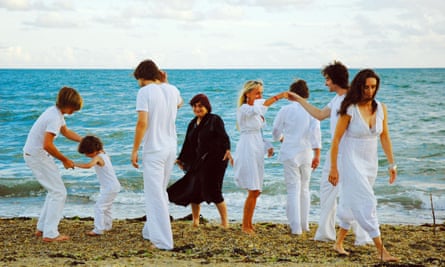 Agnès Varda, centre in black, in The Beaches of Agnès (2008), which features a tribute to her husband Jacques Demy.
