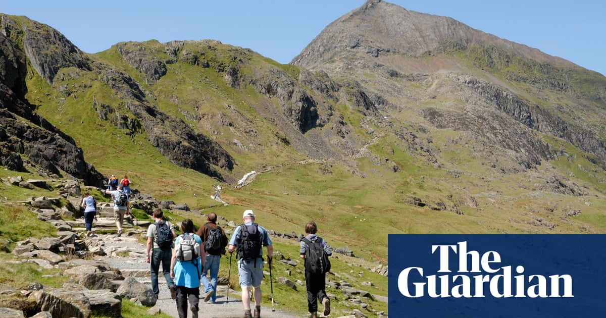 Yr Wyddfa: push for Snowdon to be known only by Welsh name