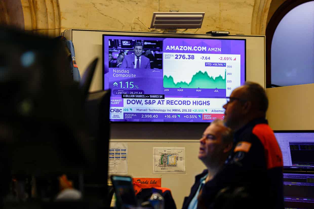 US stocks hit fresh records as AI earnings rise and oil prices fall