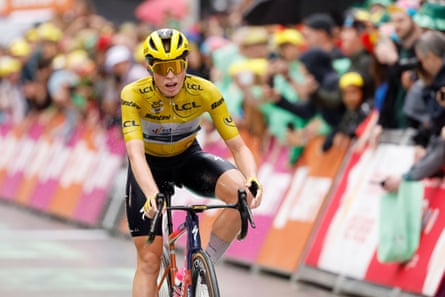 Demi Vollering successful yellowish during past year’s race