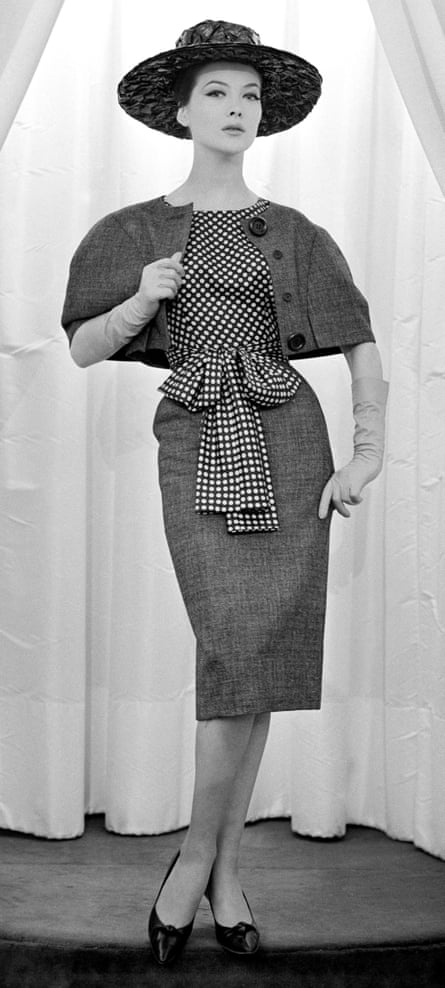 ARCHIVE - Women's Fashion in the 1950's - fifties