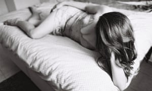 No boudoir com mulheres judias ortodoxas Uma vez por semana, a fotógrafa Rebecca Sigala faz sessões de fotos de boudoir para mulheres judias religiosas