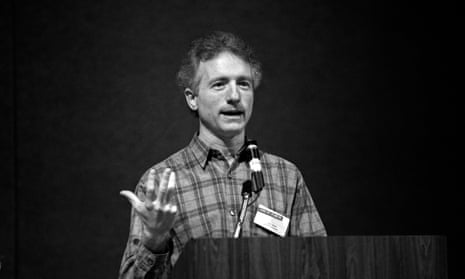 Larry Tesler, representing Apple, speaking at the annual PC Forum, in Tucson, Arizona, in 1990. 