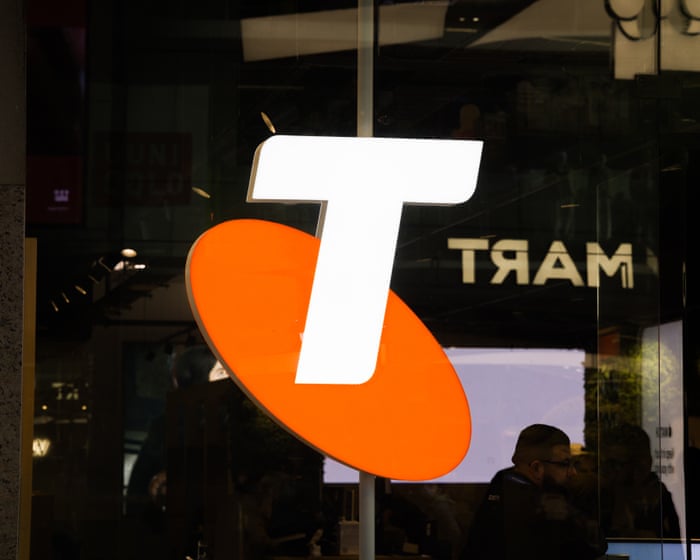 Afternoon Update: Federal investigation into Telstra outage; ICE fatally shoot motorist; and flaky AI skincare advice