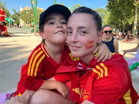 Leire and Aymara in Spain team shirts