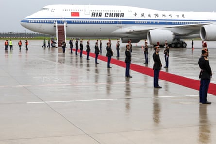 Gabriel Attal welcomes Xi Jinping in France.