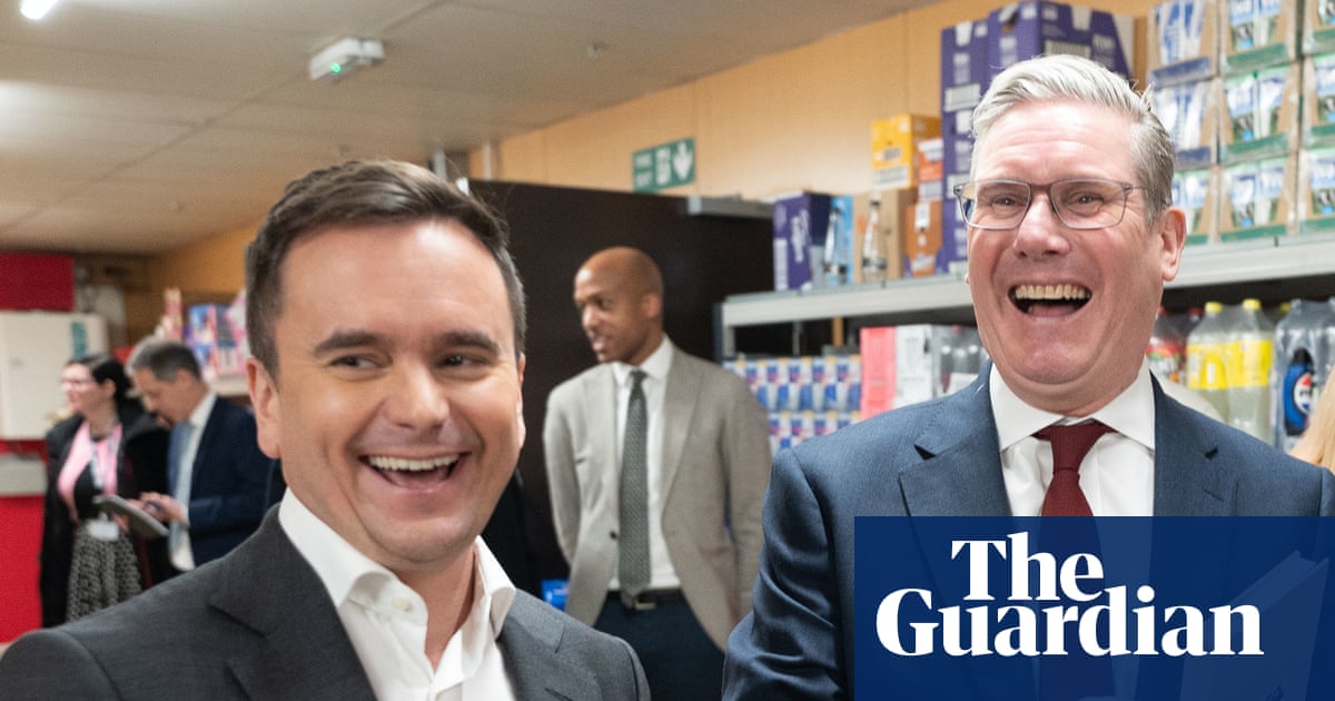 Keir Starmer to make Iceland boss Richard Walker a Labour peer