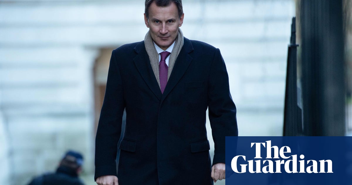 UK faces prospect of no Brexit if May deal rejected, says Hunt