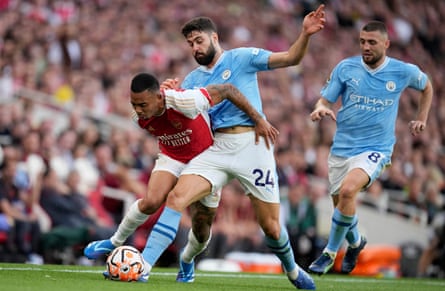 Gabriel Jesus battles to break through Manchester City’s defence