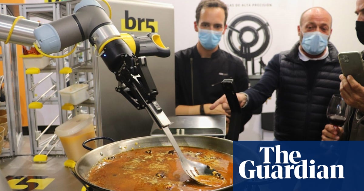Robot that can cook a paella is causing quite a stir in Spain