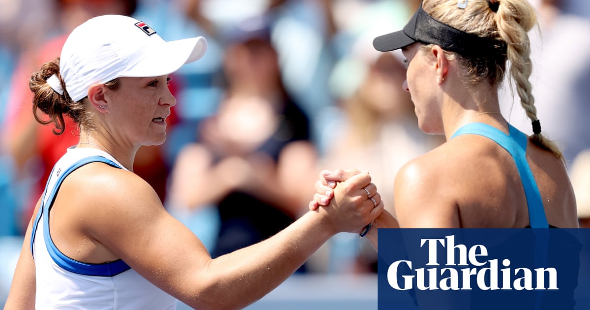 Ash Barty holds off Kerber fightback to book her place in Cincinnati final