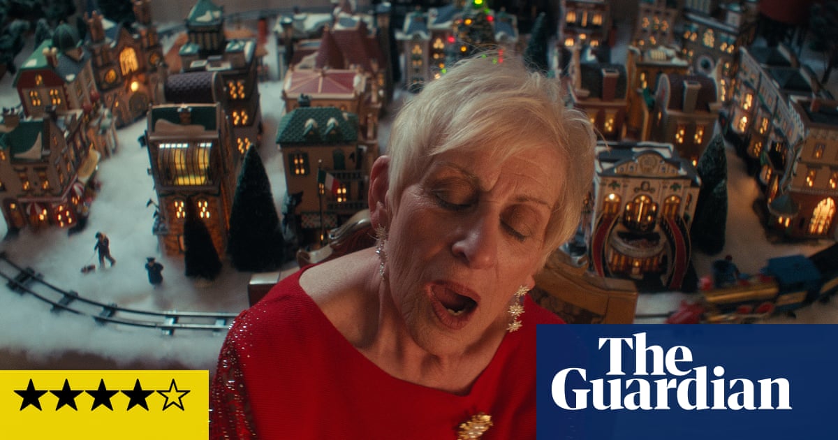 Revisión de la víspera de Navidad en Miller’s Point: encantador estudio familiar en el pueblo se extiende en una fiesta Revisión de la víspera de Navidad en Miller’s Point: encantador estudio familiar en el pueblo se extiende en una fiesta