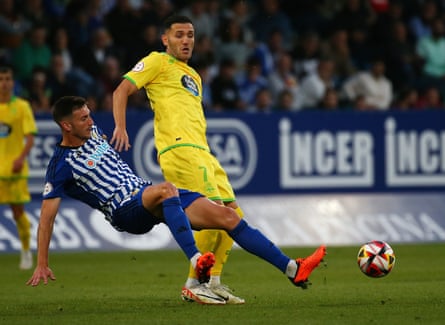 Lucas Pérez (right) in action against Ponferradina.