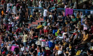 Thousands of stranded Filipinos crammed into stadium for a government transportation program amid the coronavirus outbreak. Rizal Memorial Sports Complex, Manila, Philippines, July 25, 2020. Credit: Reuters/Eloisa Lopez