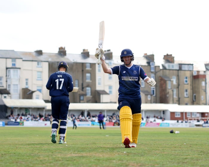 County cricket: Worcestershire and Hampshire reach One-Day Cup final