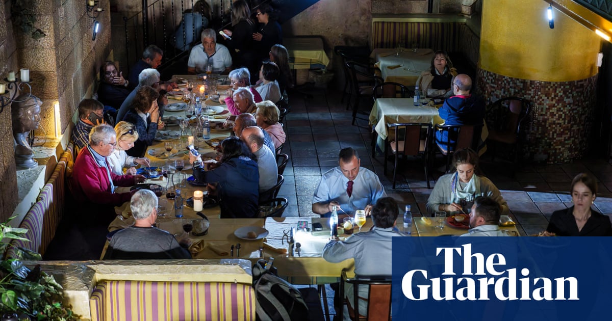 ‘People were stunned’: Spaniards caught unawares by power outage