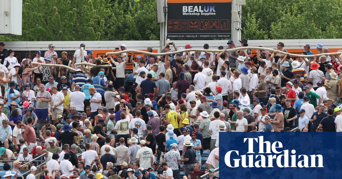 Fries with everything: fans swelter on Headingley’s Test return as Jaiswal tucks in Fries with everything: fans swelter on Headingley’s Test return as Jaiswal tucks in