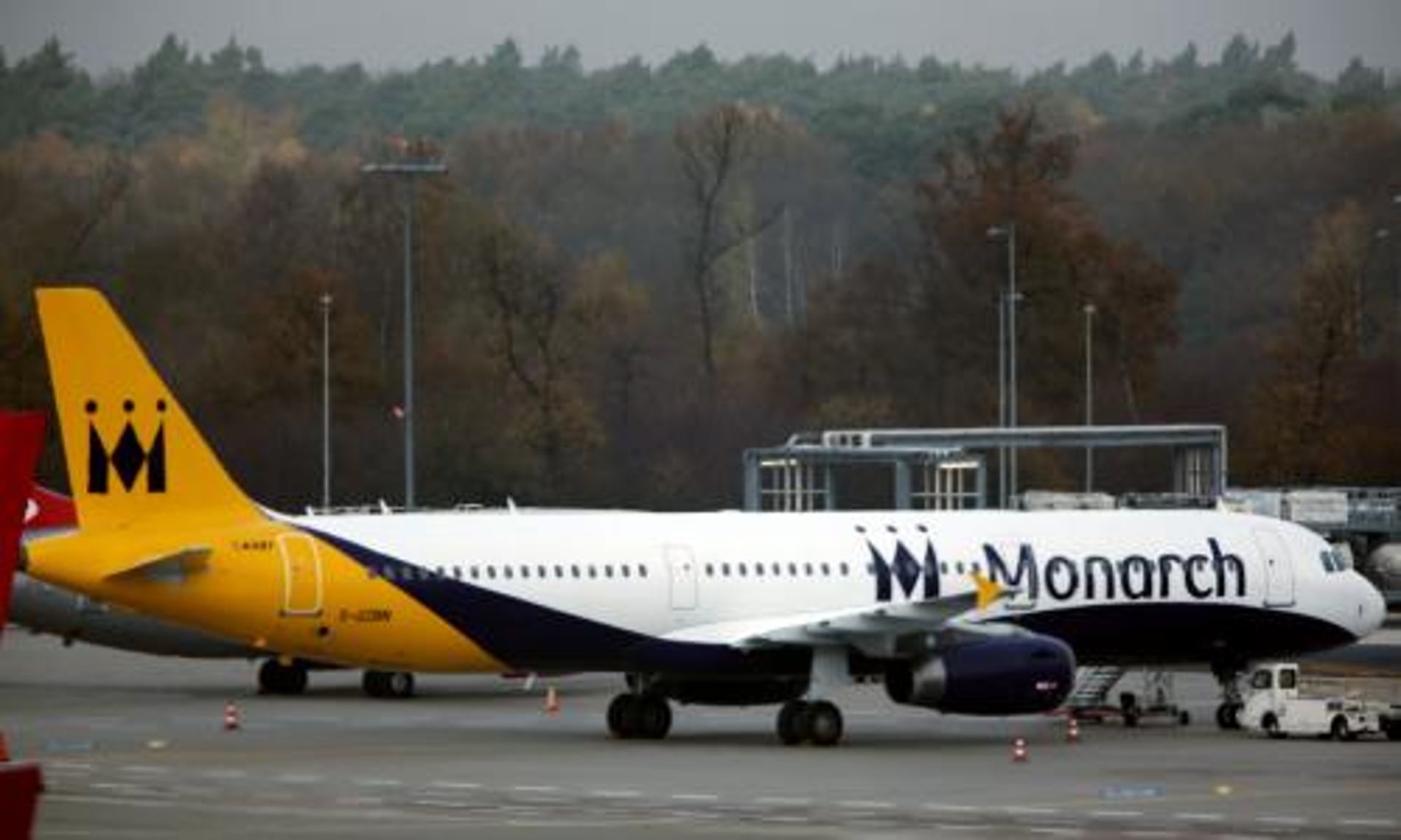Αποτέλεσμα εικόνας για 500 staff lost their jobs as Monarch Airlines ceases its operation