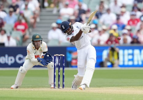 Jofra Archer bats on day three.