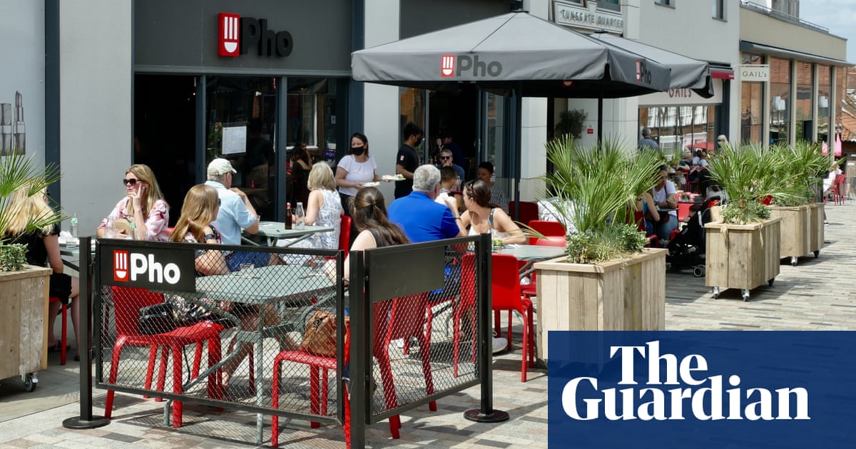 Retail sales in Great Britain fall as people focus on dining out
