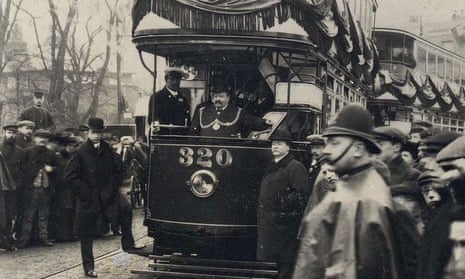 Kingston’s first tram in 1906. Next to Kingston’s mayor Henry Charles Minnitt at the front of the tram is Louis Bruce, a senior London United Tramways motorman and personal driver to the company’s managing director.