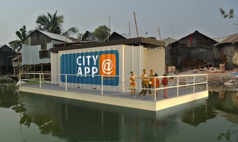 Waterstudio’s Floating City Apps in a slum