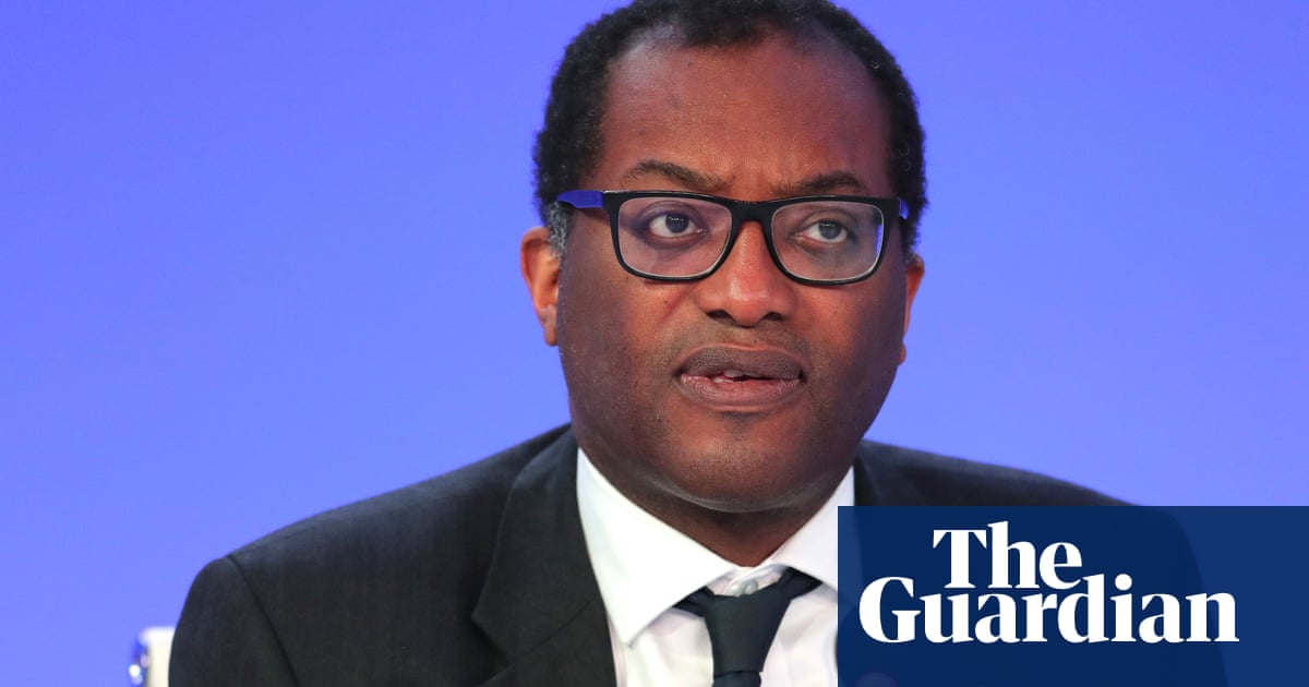 Kwasi Kwarteng apologises to standards watchdog for questioning her job