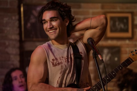 Justin (Josh Heuston) in Off Campus.