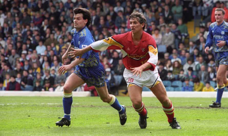 Gary Lineker playing for Grampus Eight against Leeds.