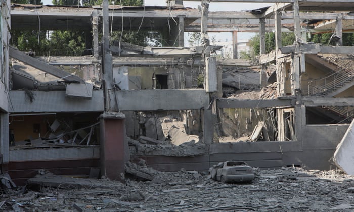 A school building heavily damaged by a Russian military strike in Kharkiv, Ukraine. REUTERS/Vyacheslav Madiyevskyy.