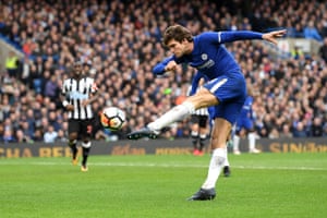 Alonso shoots.