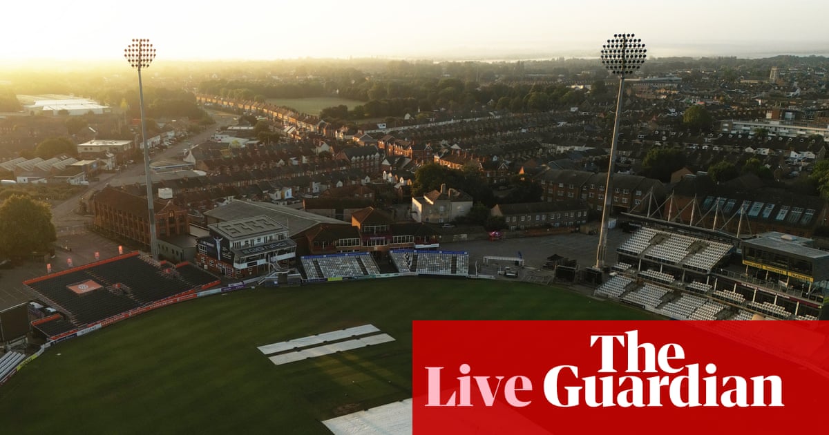 Somerset v Surrey, Warwickshire v Leics and more: County Championship cricket – live