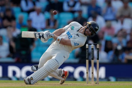 Glenn Phillips sways retired of nan measurement of a Jofra Archer bouncer.
