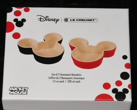 Front of box showing two Mickey Mouse ramekins, one black and one red