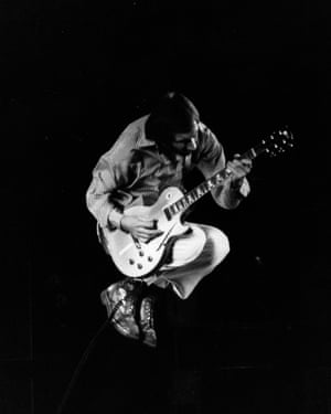 Pete Townshend on stage