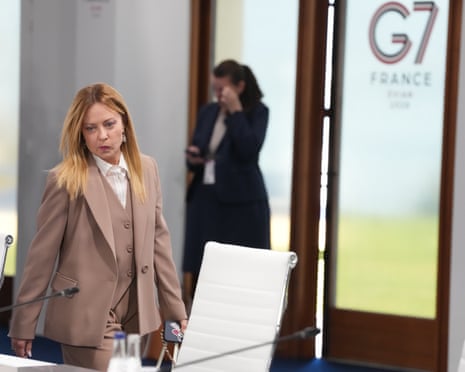 Ο Τραμπ λέει «Είμαι το αφεντικό» στη σύνοδο κορυφής της G7 καθώς οι ηγέτες συμφωνούν «νέα βήματα για να ασκήσουν πίεση» στη Ρωσία – Europe live