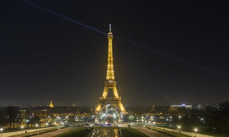 Energy crisis to cast Eiffel Tower into early darkness | Paris | The ...