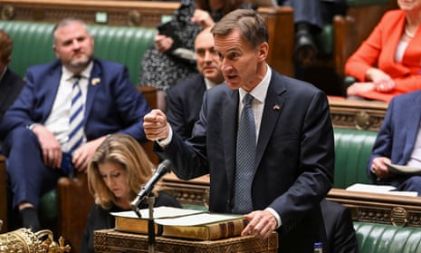 Jeremy Hunt delivers his autumn statement in the House of Commons, 17 November 2022.