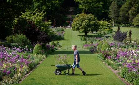 Gardener in RHS Harlow Carr