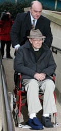 Art forger Shaun Greenhalgh and his father arriving at court in 2007