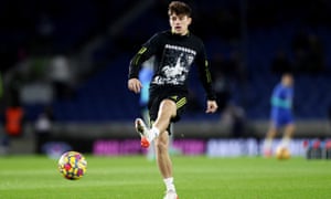 Daniel James warms up in a t-shirt to commemorate the legendary and much-missed Gary Speed.