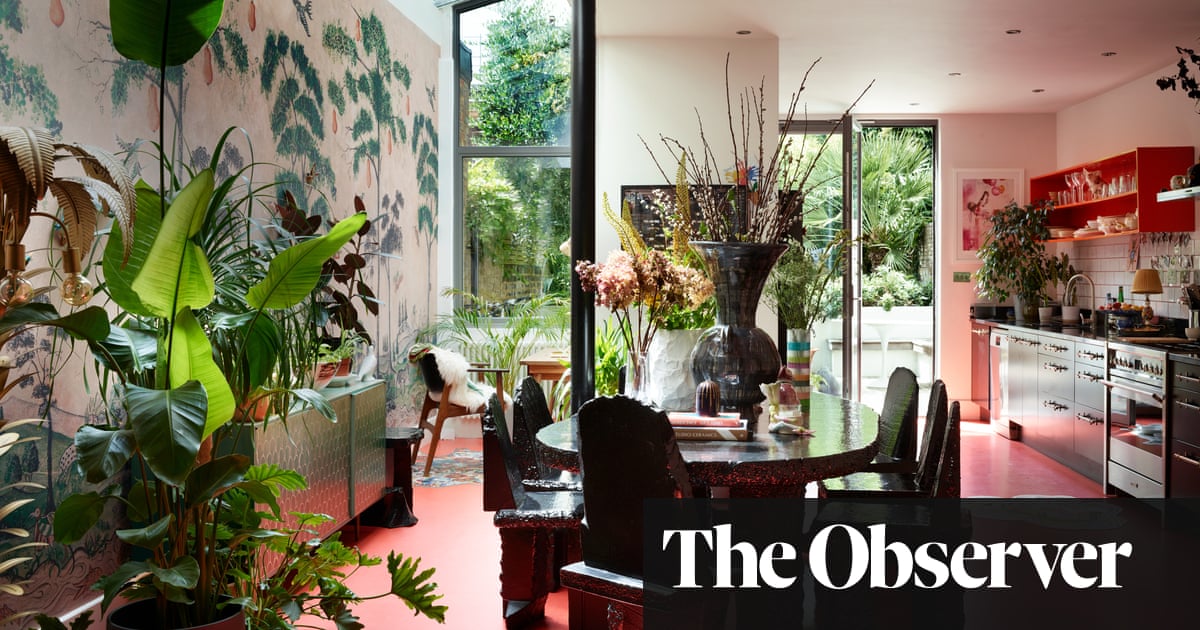 Ярките и брилянтни нюанси добавят драматичен ръб към терасата на