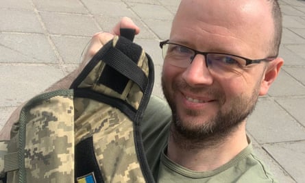Maxim Motin who is making body armour for the Ukrainian military.