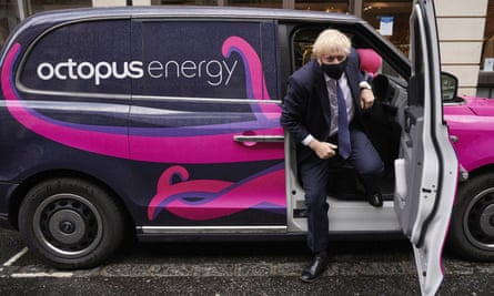 Boris Johnson gets out of Octopus Energy branded car